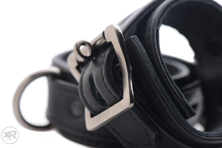 Black Luxury Bondage Collar and Cuffs - Image 4